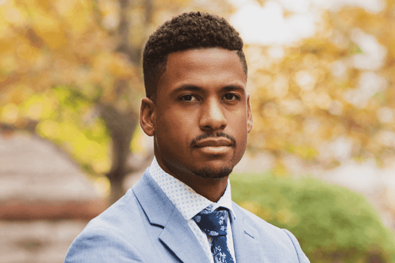 Daniel Walker Headshot
