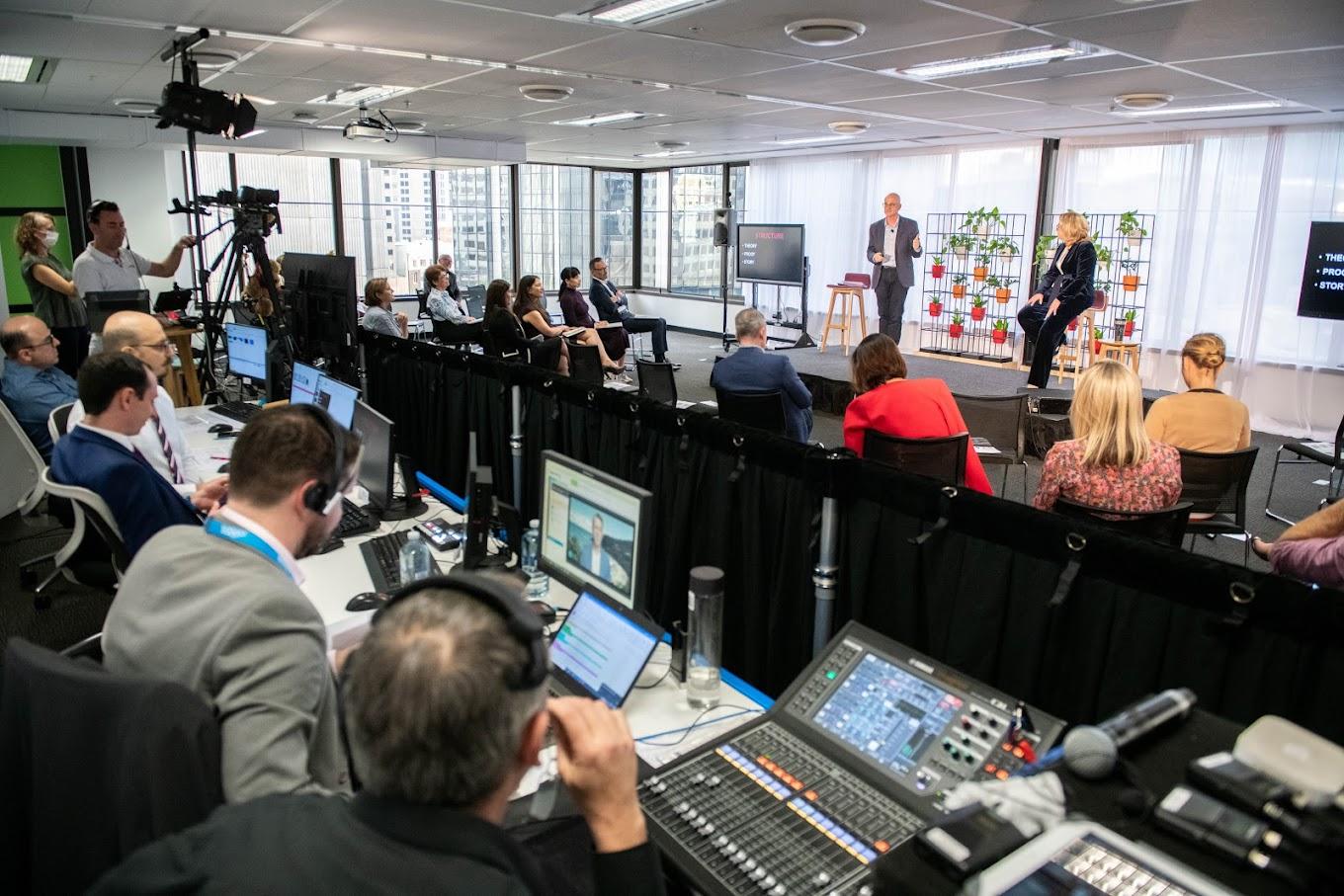Event hybrid room